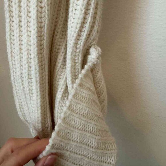 Helsa Esti Turtleneck Chunky Knit Sweater in Ivory- Small - Picture 3 of 4